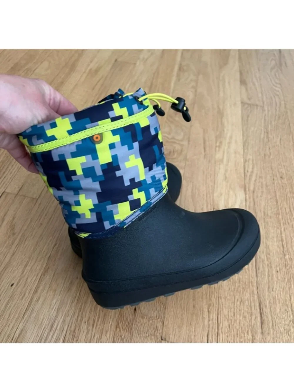 Bogs Kids Snow Shell Waterproof Camo Winter Boots Youth Size 1